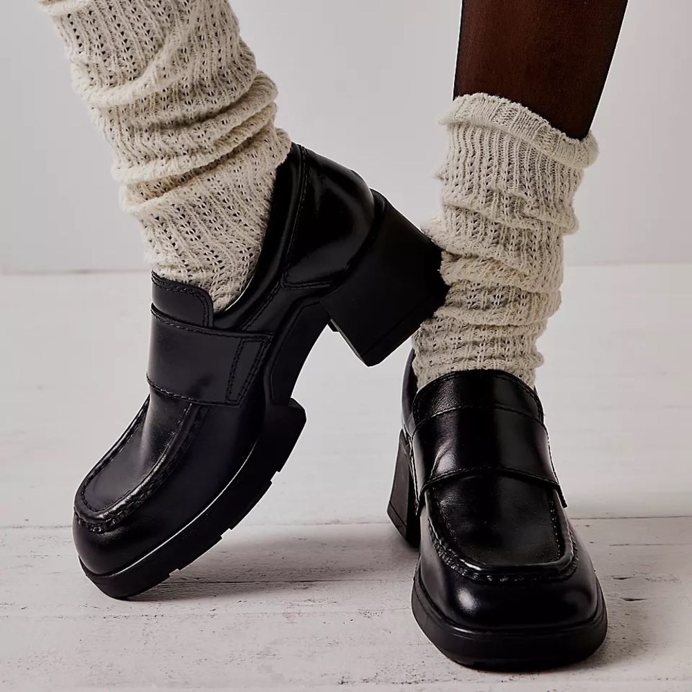 NIB MIISTA MODERN CHUNKY-HEELED BLACK LOAFERS W/TREAD SOLE (39/9)